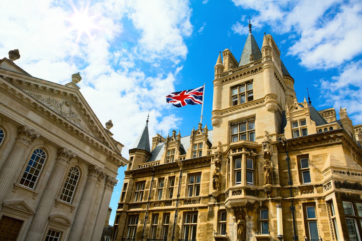10 Reasons To Spend Your Summer Study Abroad In UK
